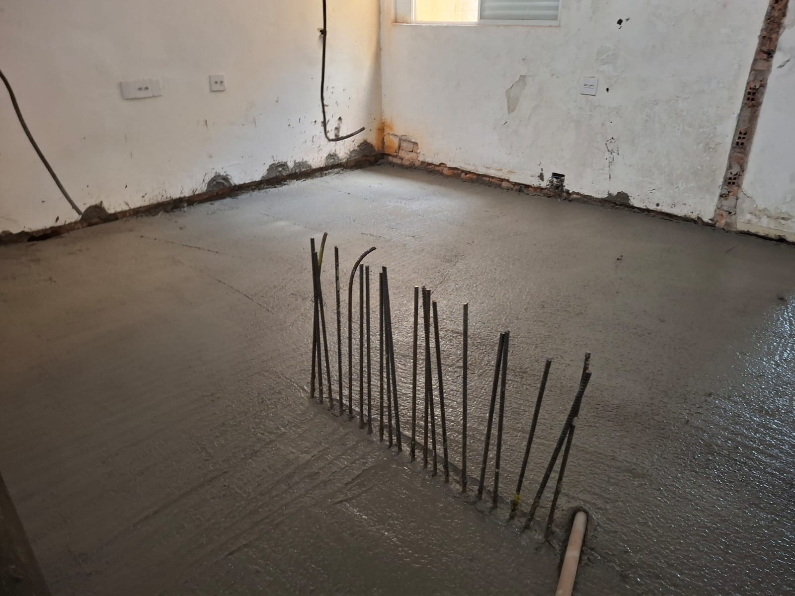 Contrapiso interno recém executado